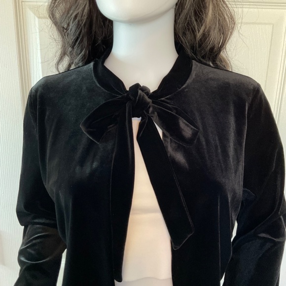 Forever 21 Velvet Neck Tie Cardigan Shrug - Picture 3 of 10